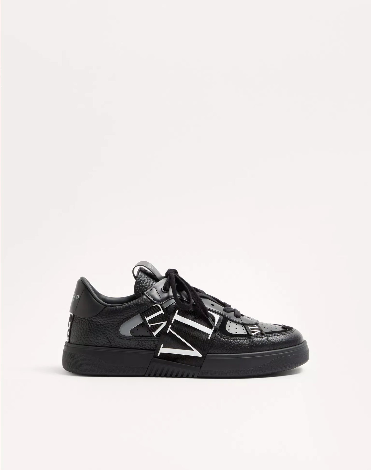 Valentino Garavani VL7N Sneakers With Bands